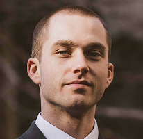 Thomas Whitfield — analityk handlu i ekspert rynku kryptograficznego